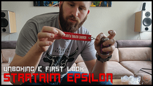 Read more about the article StratAIM Epsilon Granate <br> UNBOXING